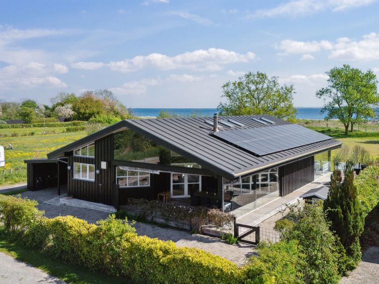 elba-100m-from-the-sea/