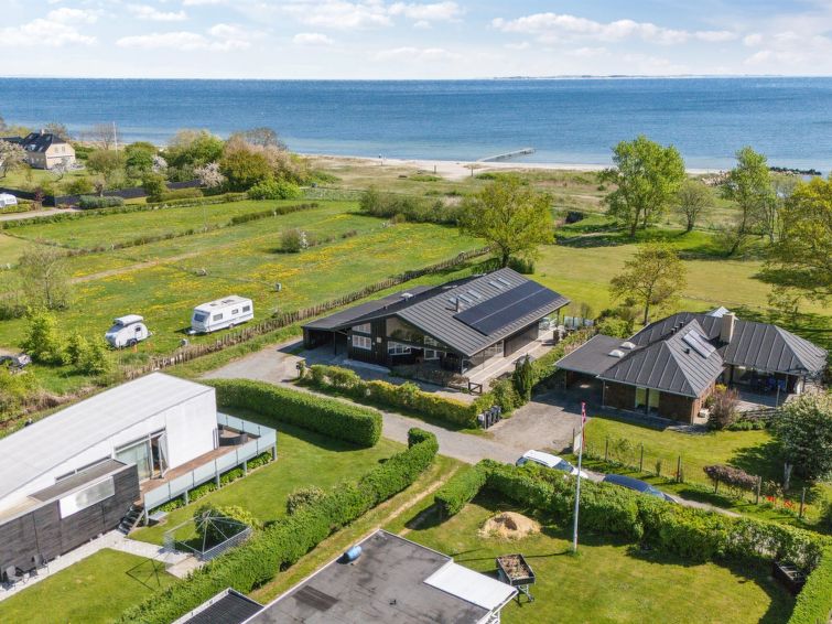 elba-100m-from-the-sea/