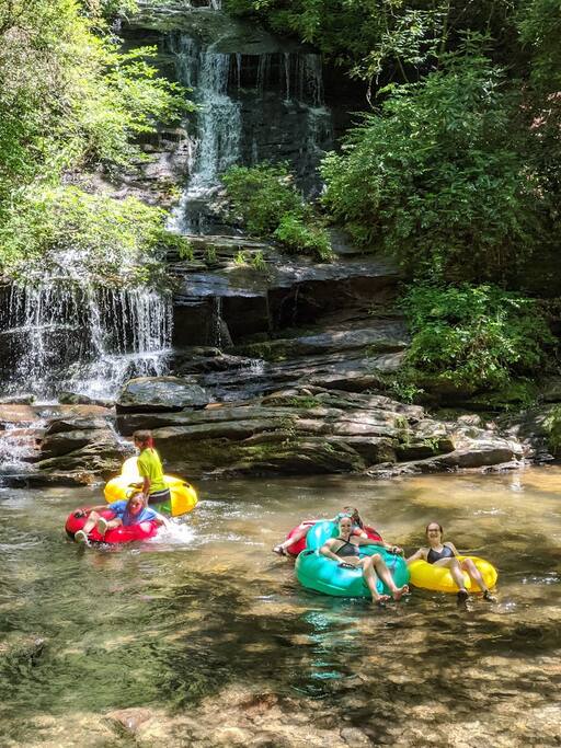 Tubing in Deep Creek. Enjoy the waterfalls! Tubing in Deep Creek. Enjoy the waterfalls! - Modern Farmhouse on Creek near Town/Train +Hot Tub - 28713
