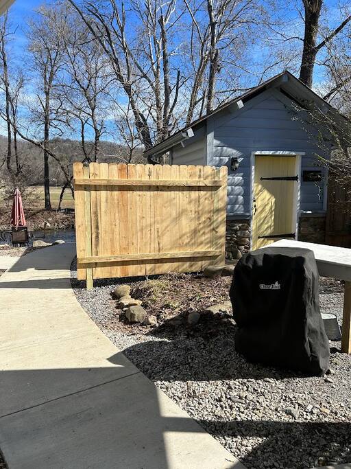 Privacy Fence for Hot Tub Privacy Fence for Hot Tub - Modern Farmhouse on Creek near Town/Train +Hot Tub - 28713