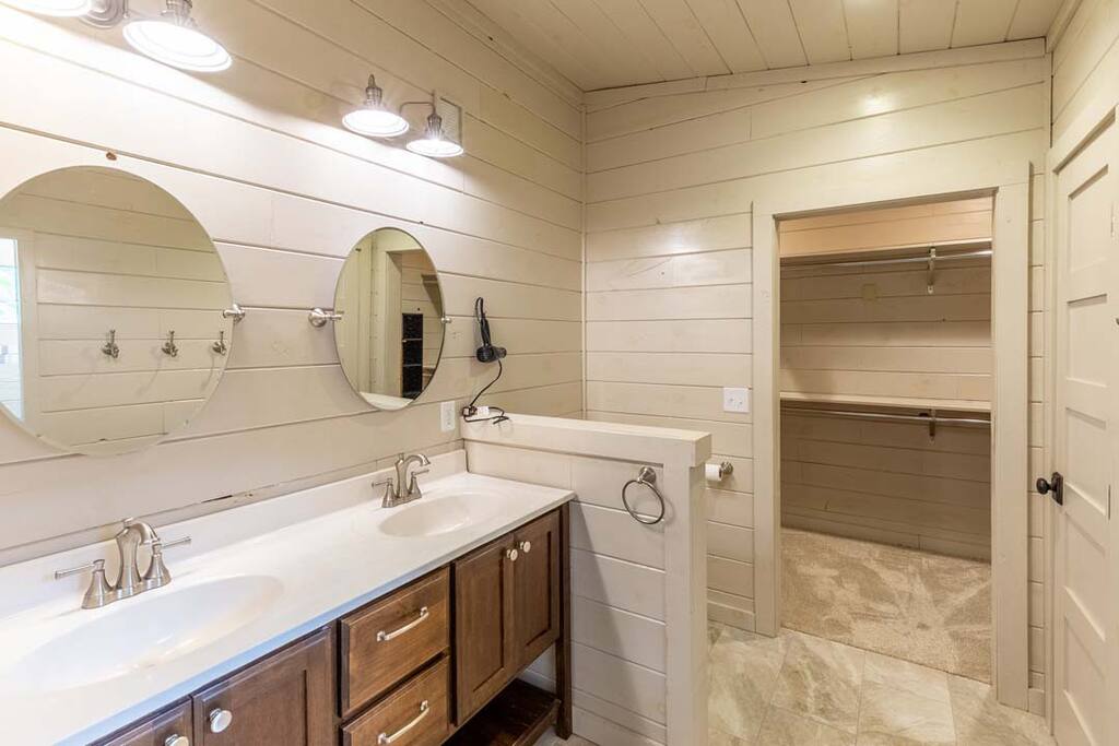 Double vanity and walk-in closet in Master bath #1 Double vanity and walk-in closet in Master bath #1 - Modern Farmhouse on Creek near Town/Train +Hot Tub - 28713