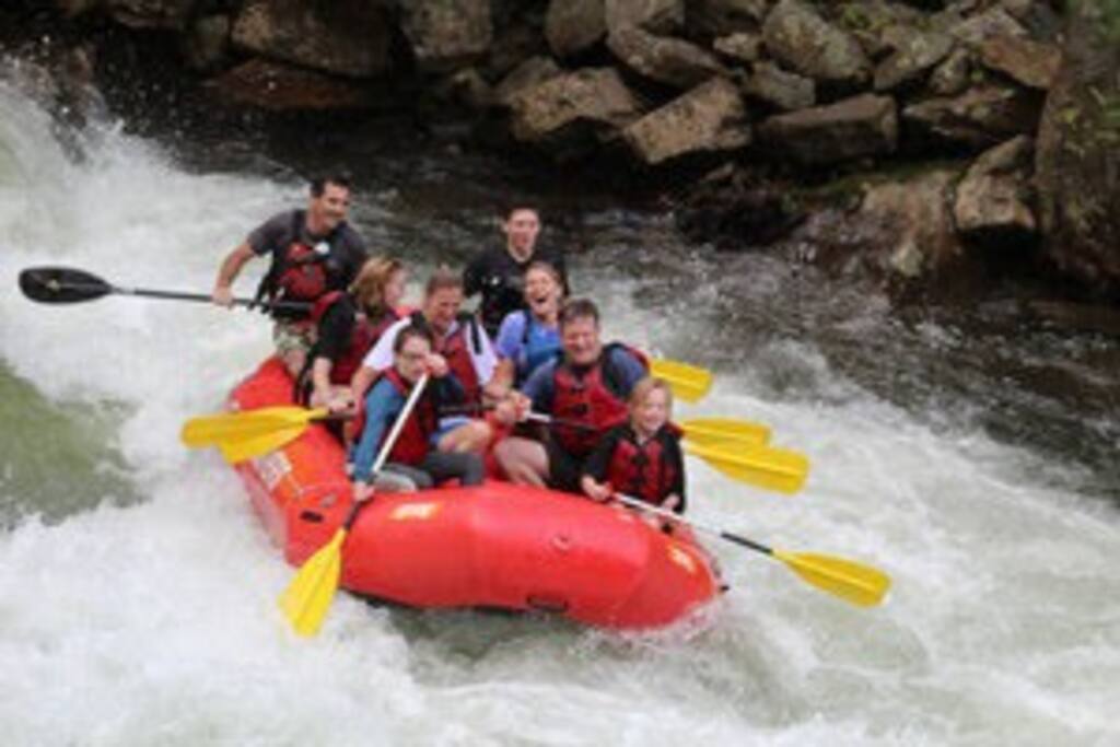 Whitewater Rafting on the Nantahala River Whitewater Rafting on the Nantahala River - Modern Farmhouse on Creek near Town/Train +Hot Tub - 28713
