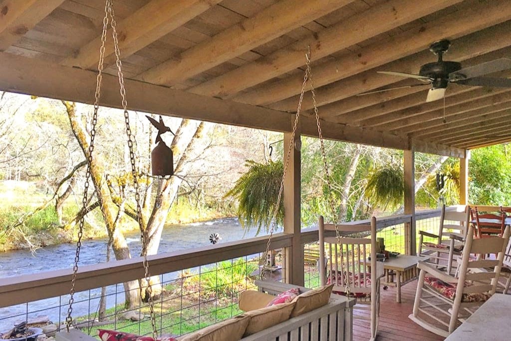 Deep Creek Home Close to Town. Hot Tub. Pool Table