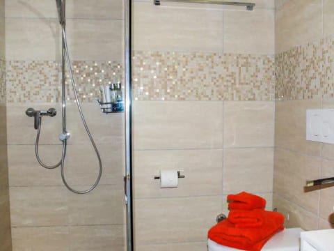 Saleggi Apt. 20