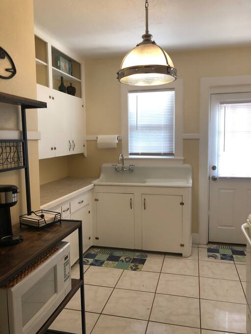 Calypso House- East Hill -9 Miles from the Beach! - Pensacola