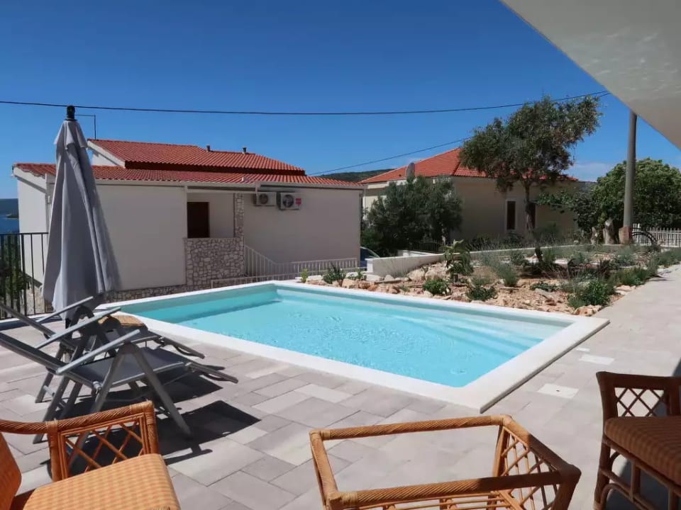 Viva-by the sea-garden & terraces - Seget Vranjica