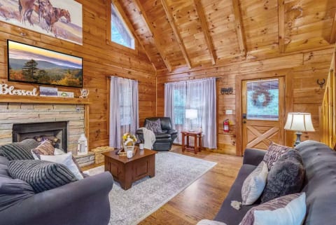 Creekside Serenity Cabin