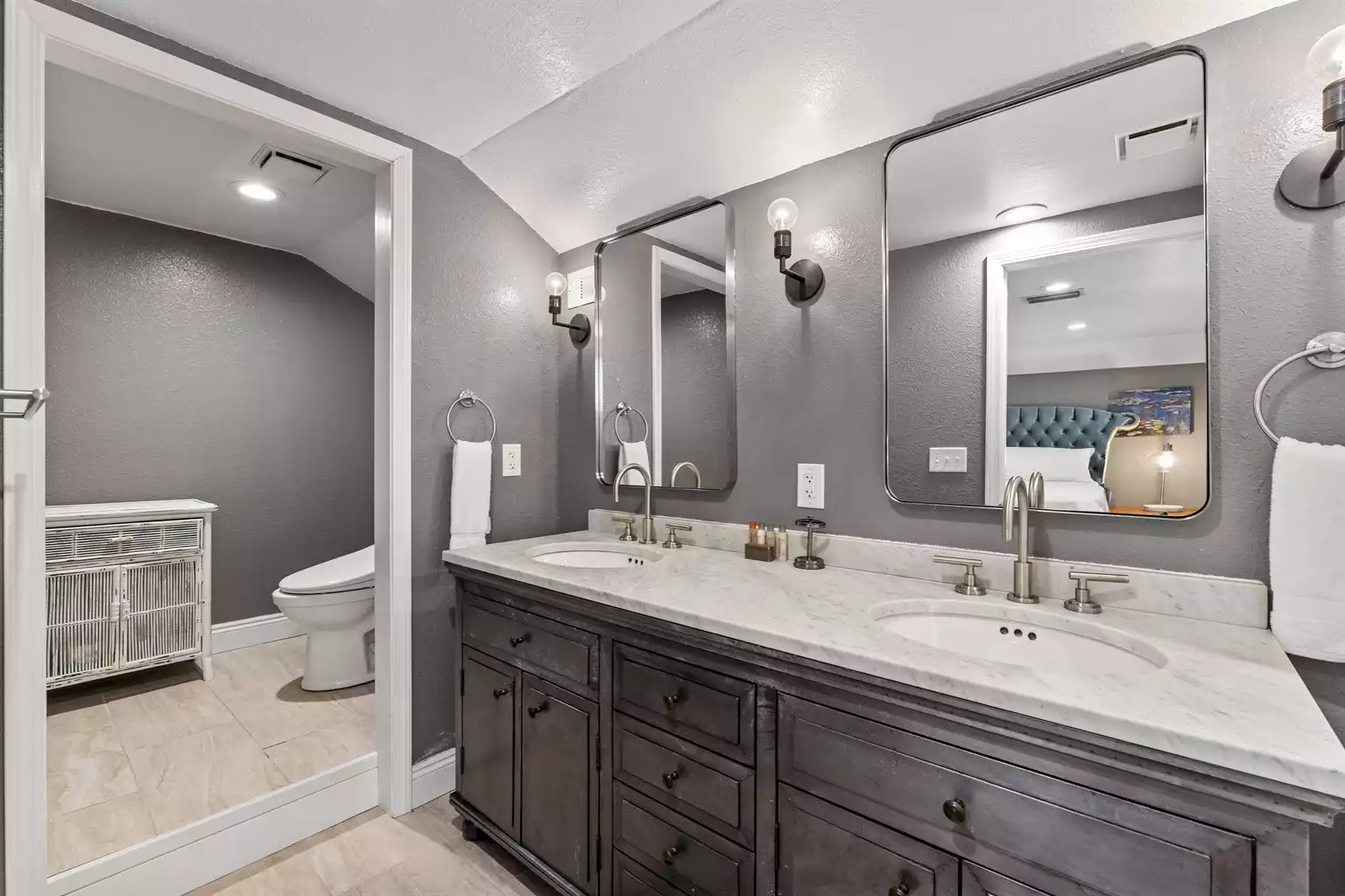 Double vanity in master bath