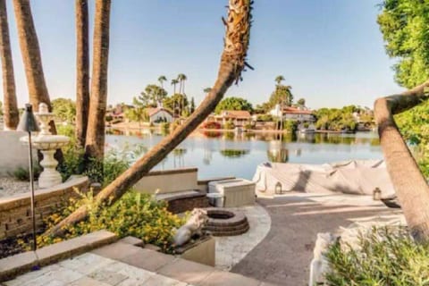 Casa Mesa on the Lake! Heated Pool