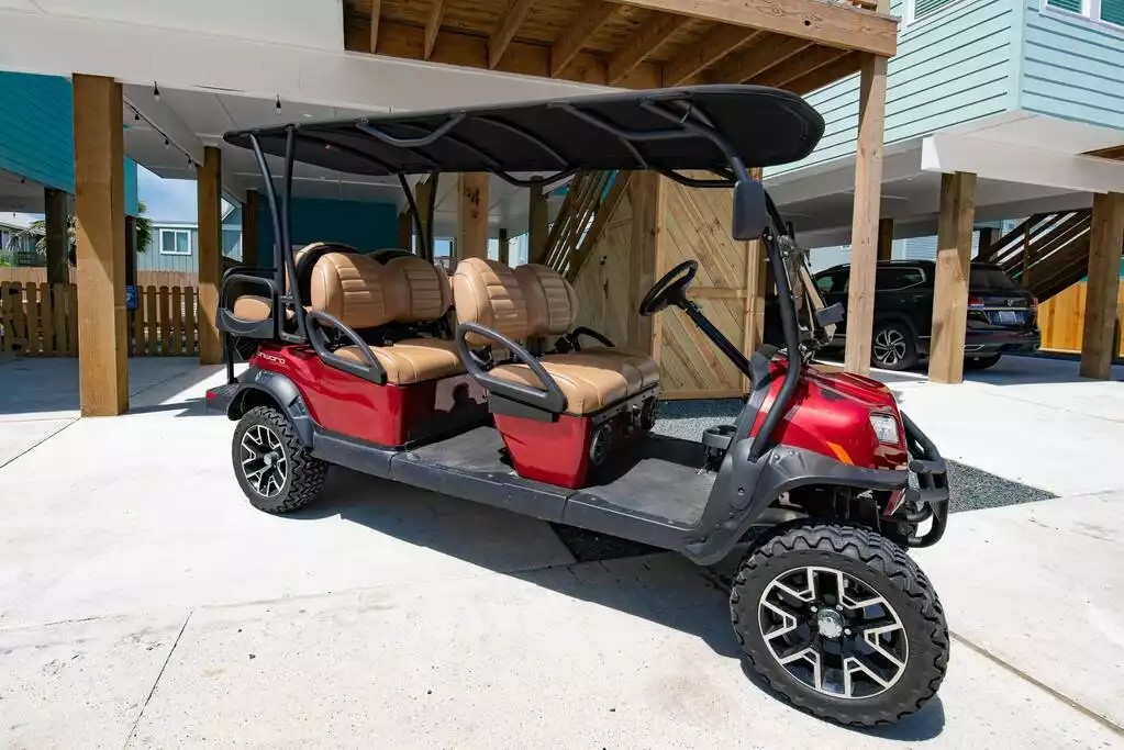 2020 Club Car 6 Seater Gas Golf Cart with a Bluetooth sound system ready for you to cruise around Port Aransas (25 yrs+, Licensed & Insured Drivers) - Barefoot Bungalow-Brand new, private pool,golfcart - Port Aransas Beach