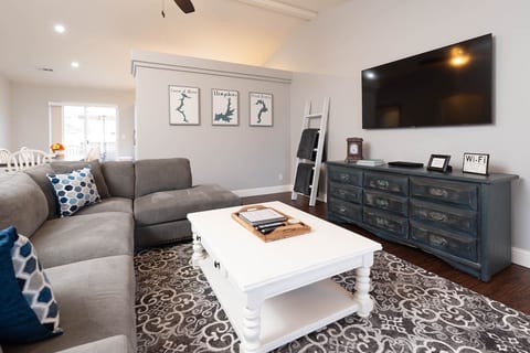 Super clean family style getaway near everything!!