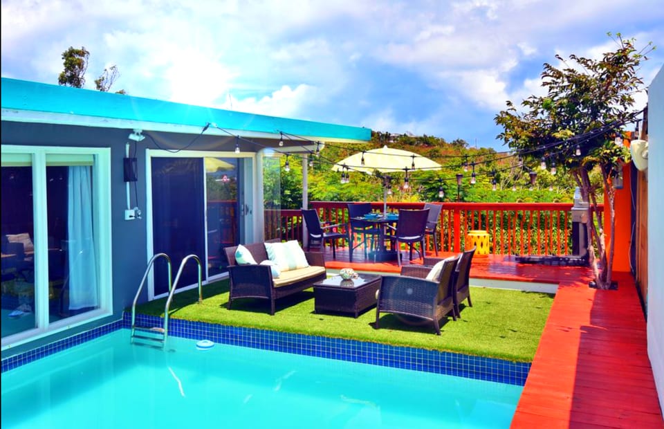 Private Pool 5 min Slow walk to Sapphire. Beach