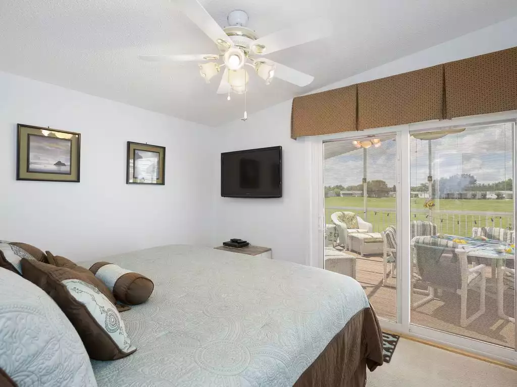 42 inch TV with DVD player and access to sun deck 42 inch TV with DVD player and access to sun deck - Sleepy at Vista - Kissimmee