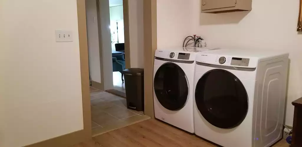 Washer and dryer. Laundry soap provided. Washer and dryer. Laundry soap provided. - Hummingbird Cottage - Fort Spring