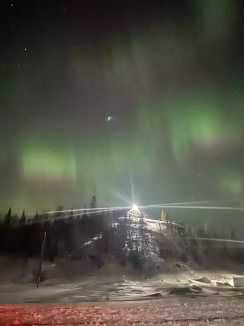 Northern Lights over Lax Lake View Retreat