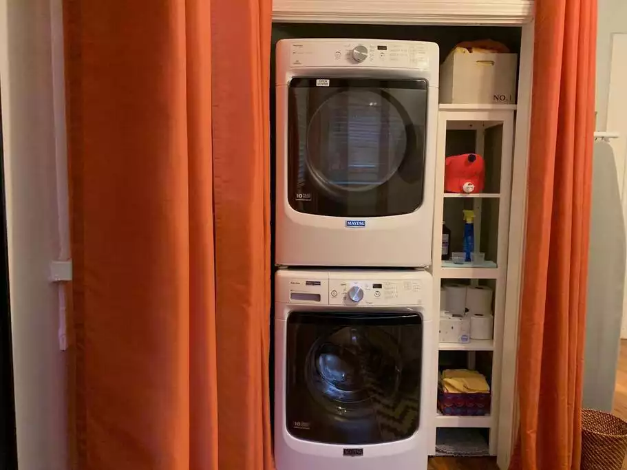 Full size Washer/Dryer located in Bedroom 2 Full size Washer/Dryer located in Bedroom 2 - Four Miles to CNN, Aquarium, World of Coke, Georgia Dome, Georgia World Congress Center. - Atlanta