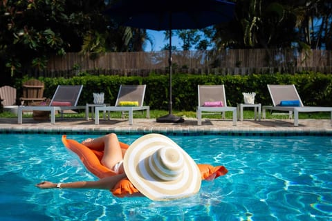 The Sun-kissed Retreat • Near Vanderbilt Beach