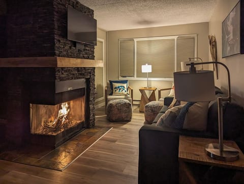 Mountain Getaway | Ski In/Out | Hot Tub | Sleeps 8