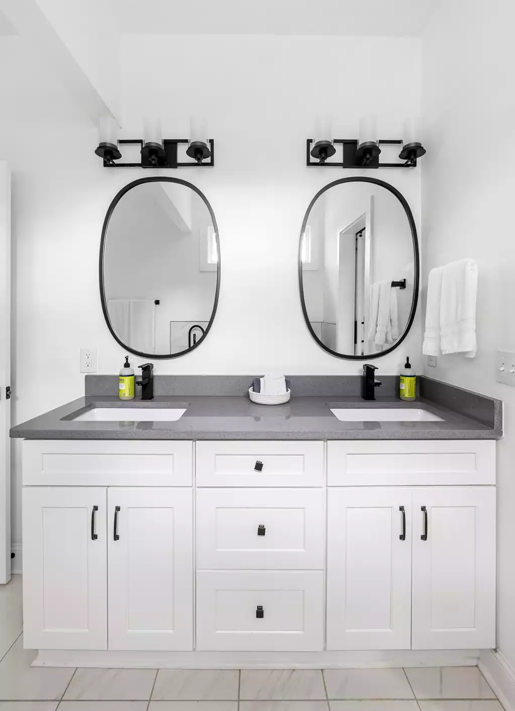 Double vanities in bathroom #1 Double vanities in bathroom #1 - Best View GA - Atlanta
