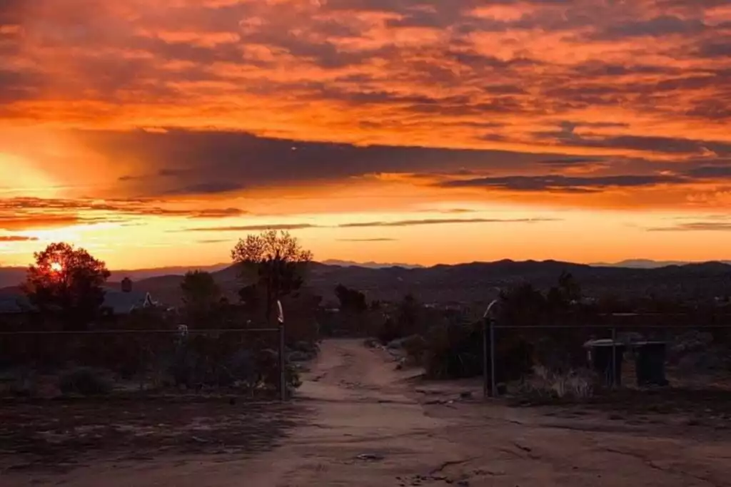 View from the front at sunrise. - The Filmmakers House - Joshua Tree