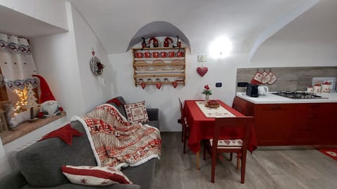 La Canonica dei Bernardi "la casa degli gnomi"