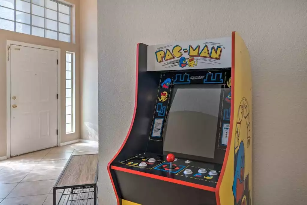 a-beautiful-house-with-hot-tub-grill-games/