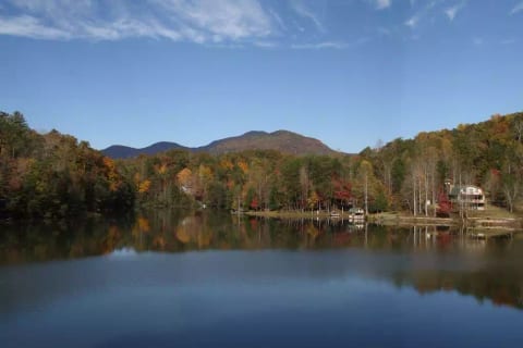 Beautiful Mirror lake in Fall. 3 minutes from Laurelwood Lodge in Riverbend