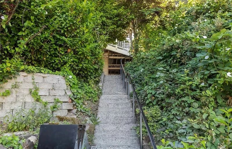 Treehouse Feels in Seattle - West Seattle