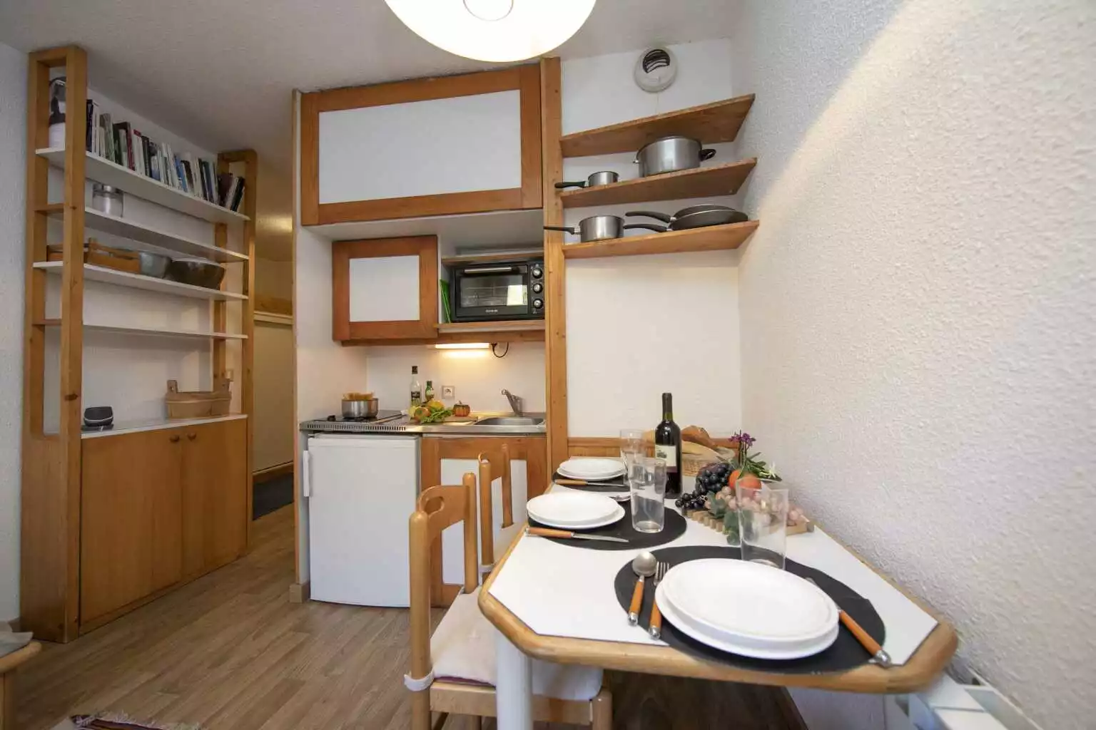 Kitchen with dining table - Chamonix Sud - Vanhollebeke - Chamonix