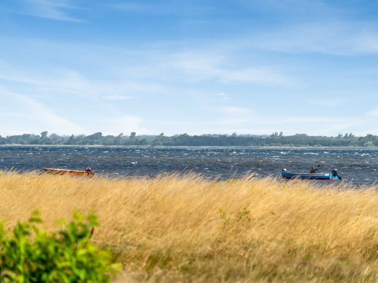 tayana-75m-to-the-fjord/