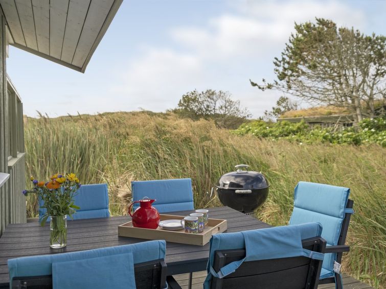 syni-500m-from-the-sea/