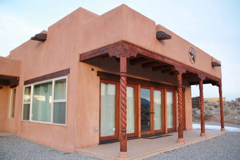 Wall size windows for all seasons, full mountain views