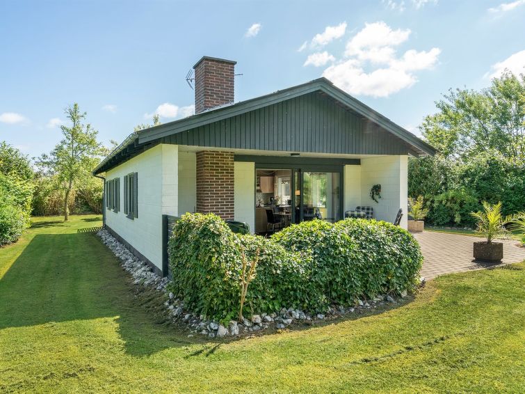 suni-400m-from-the-sea/