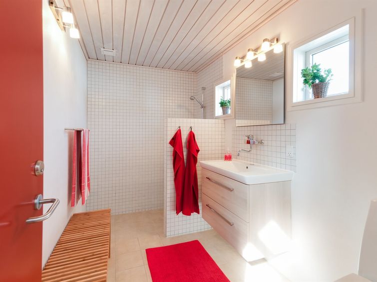 ara-700m-from-the-sea/