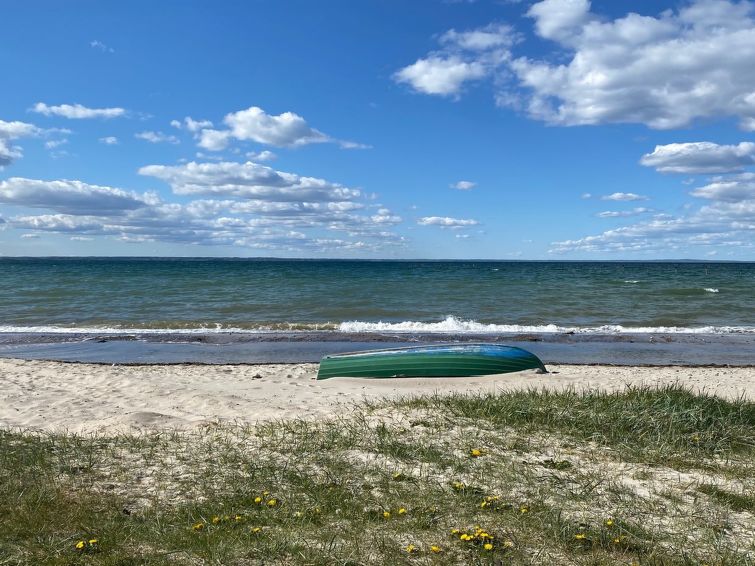 askan-200m-from-the-sea/