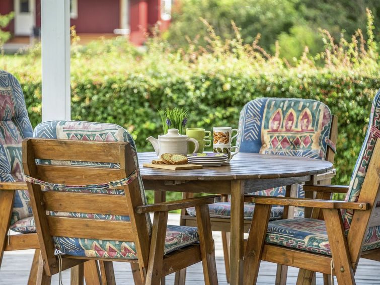 elfi-30m-from-the-sea/