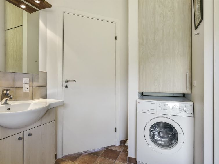 elfi-30m-from-the-sea/