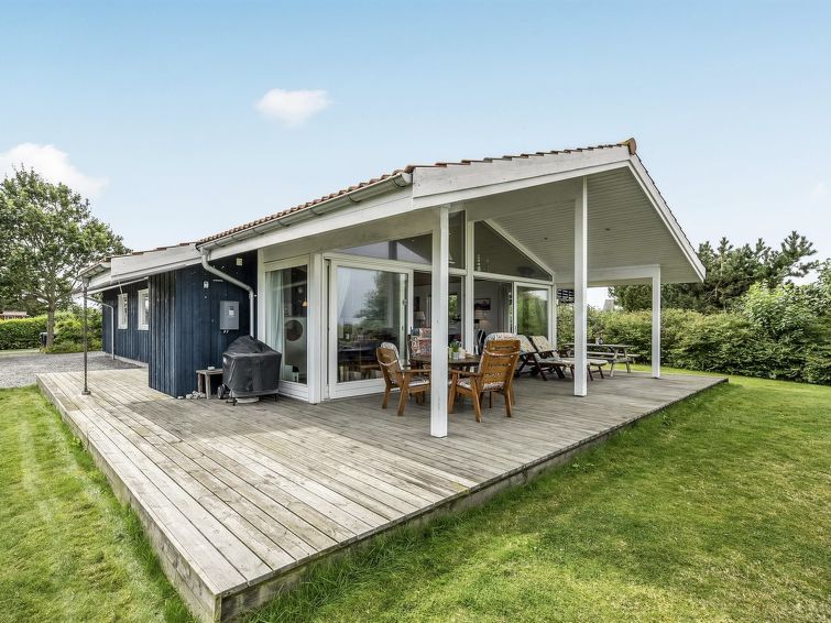 elfi-30m-from-the-sea/