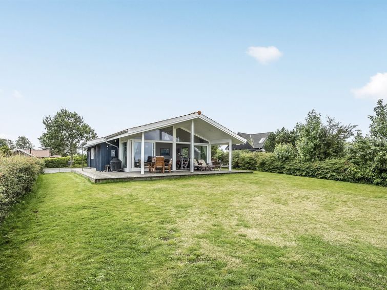 elfi-30m-from-the-sea/