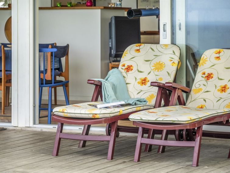 elfi-30m-from-the-sea/