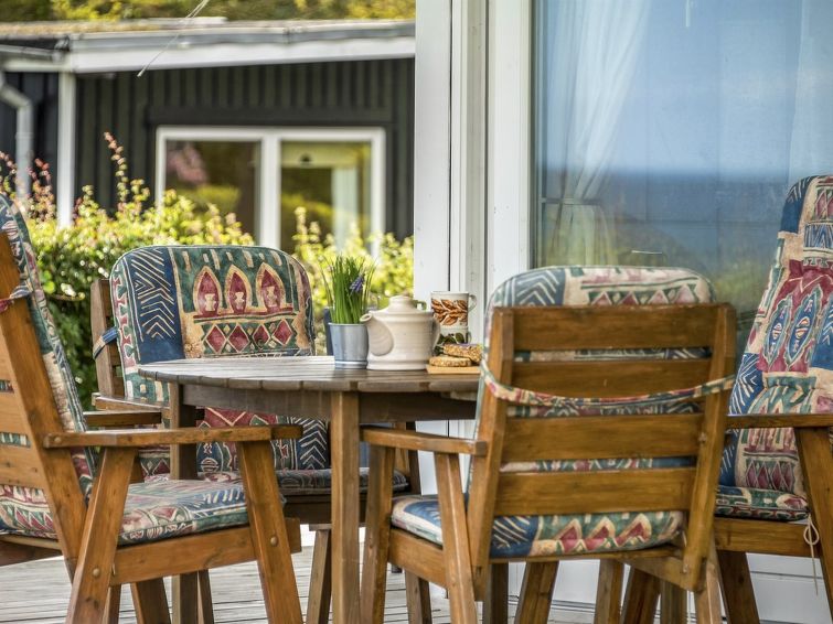 elfi-30m-from-the-sea/