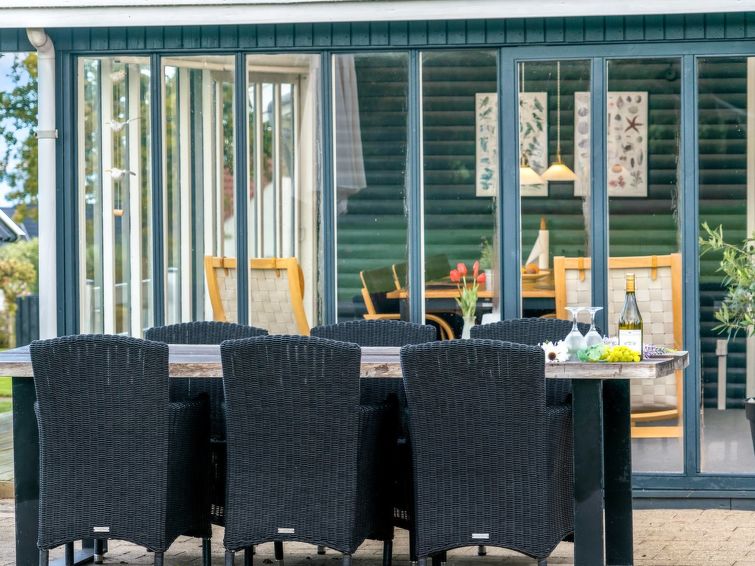 fita-300m-from-the-sea/