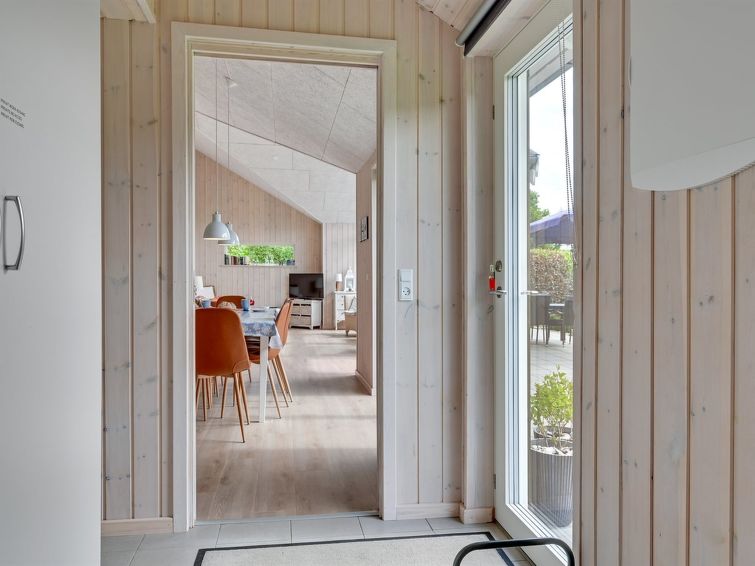 regni-300m-to-the-fjord/