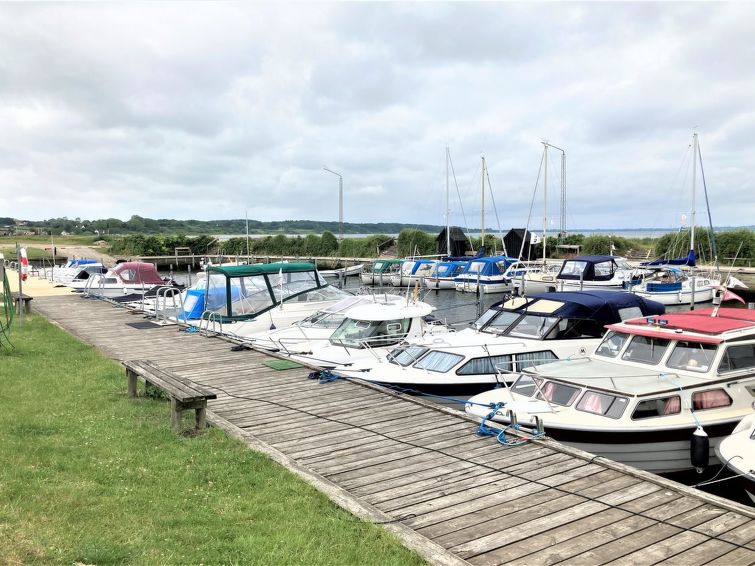 rzvan-120m-from-the-sea/