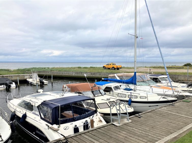 rzvan-120m-from-the-sea/