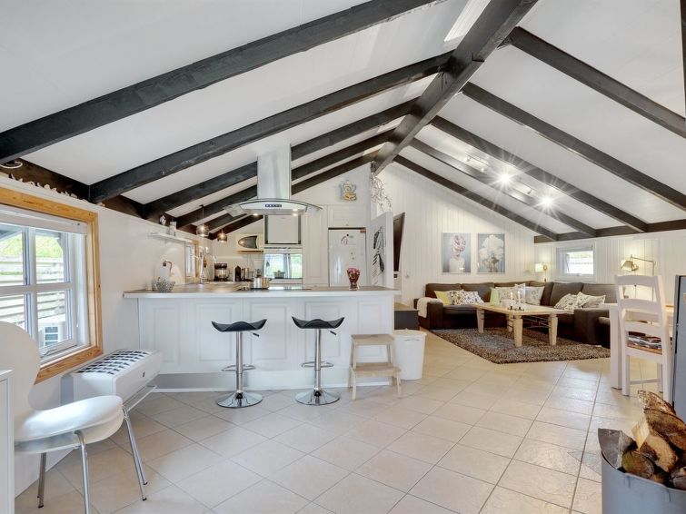 wildemor-35m-from-the-sea/