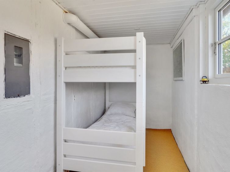 ethly-50m-from-the-sea/