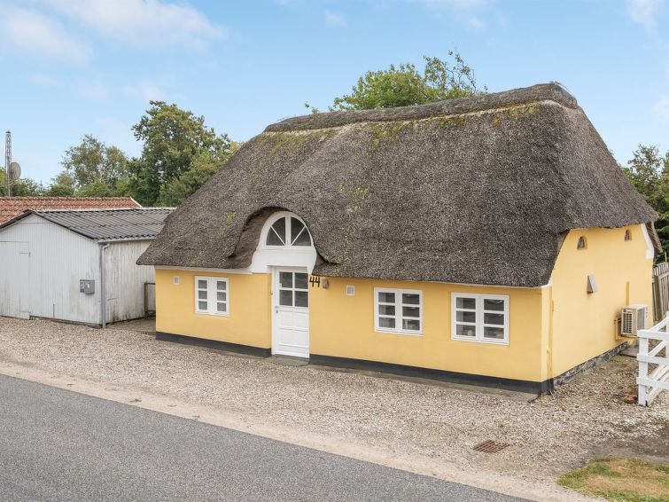 miko-19km-from-the-sea/