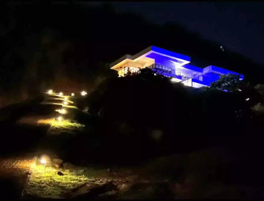 serene-stunning-and-modern-villa-modere/