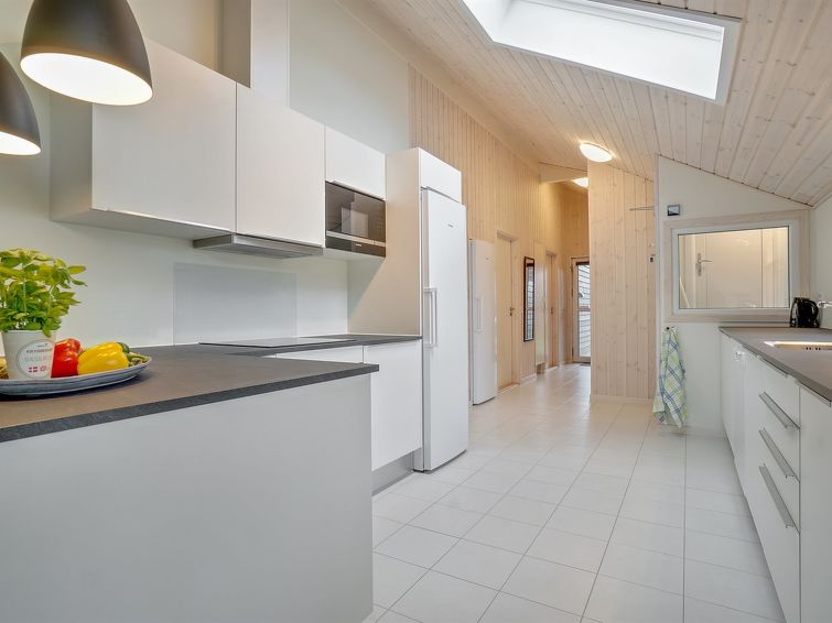 vara-800m-from-the-sea/